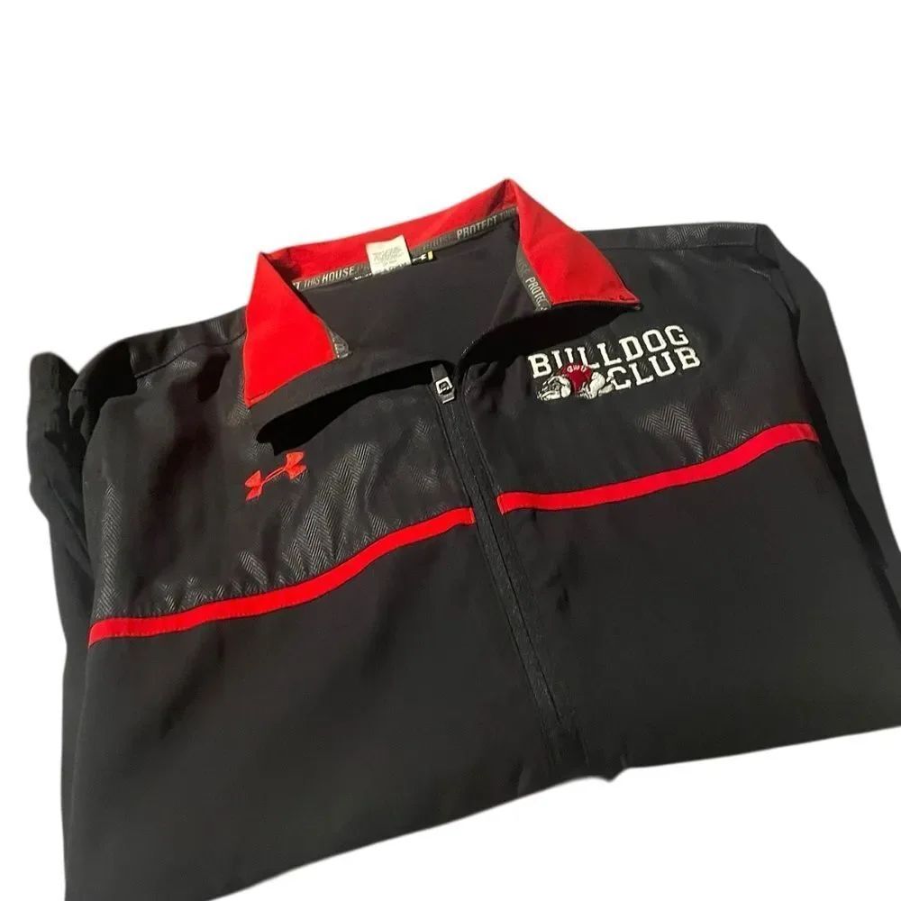 Under ArmourโBlack and Red Bulldogs Club Windbreaker Jacket lined size XL GWU